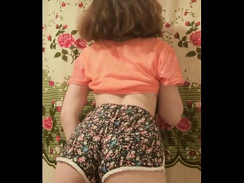 ❤️ Leanbh óg sexy ag baint dá shorts ar cheamara Porn anal ag ga.niceporn-tv.ru ☑